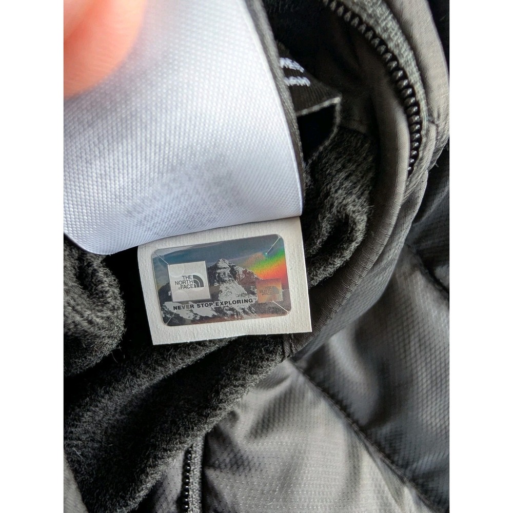The North Face Black Quilted Ski Jacket - Picture 5 of 13